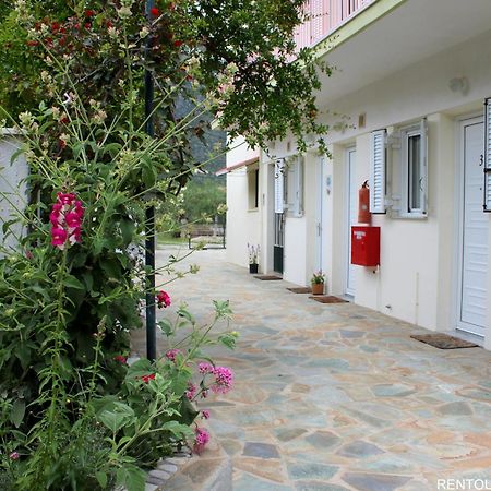 Rentoulia Apartments Poúlithra المظهر الخارجي الصورة